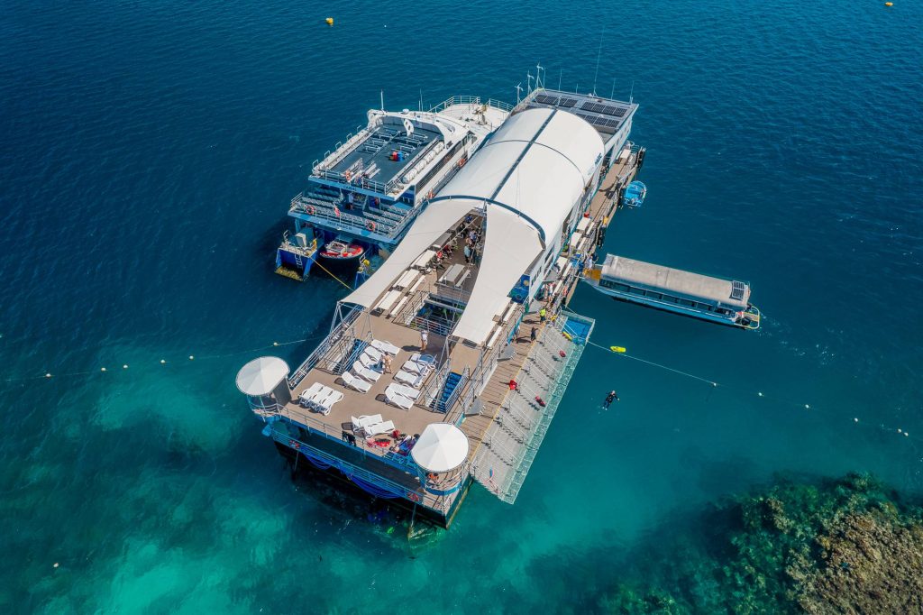 huge-sundeck-reef-magic-pontoon huge-sundeck-reef-magic-pontoon